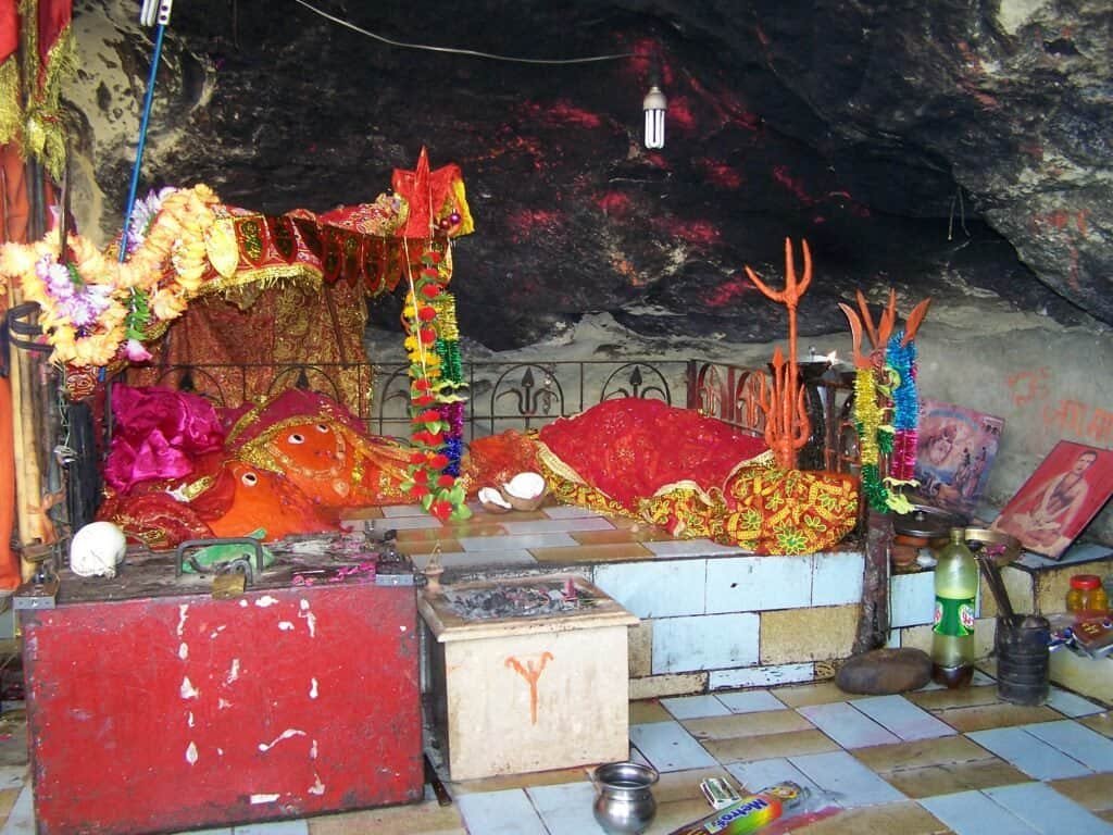 hinglaz-mata-inside-cave-temple