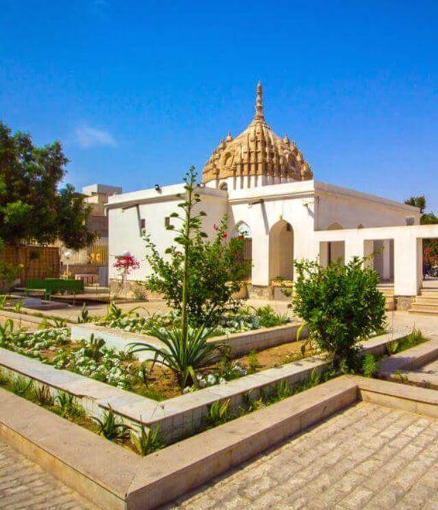 a-rare-image-of-bandar-abbas-vishnu-temple-in-iran